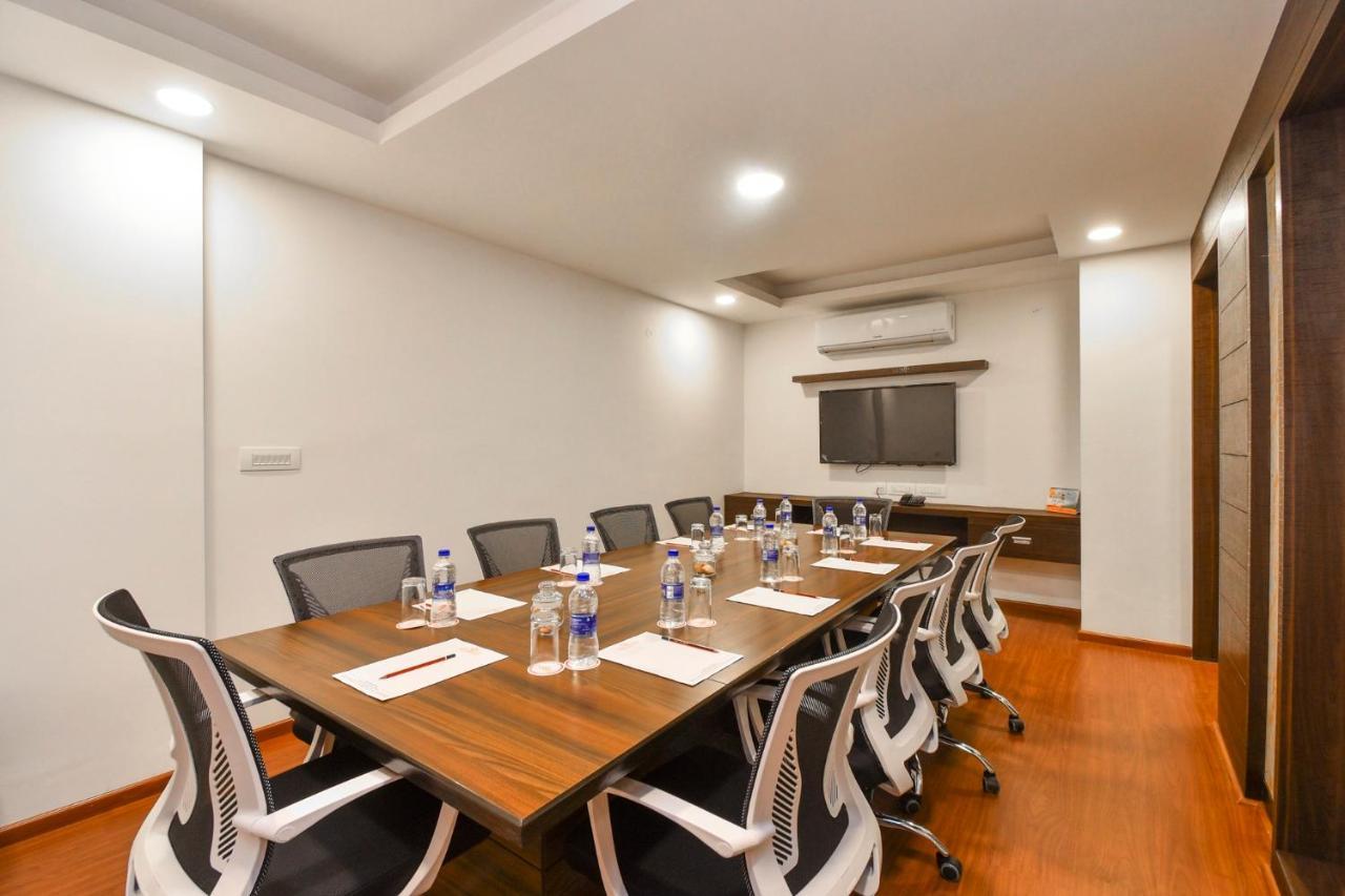 Hotel Suncity Plaza, Sitapura, 자이푸르 외부 사진